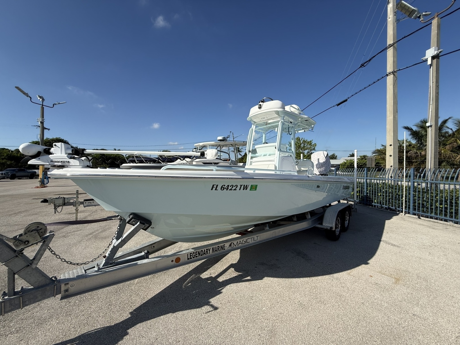 2021 Everglades 243 CC