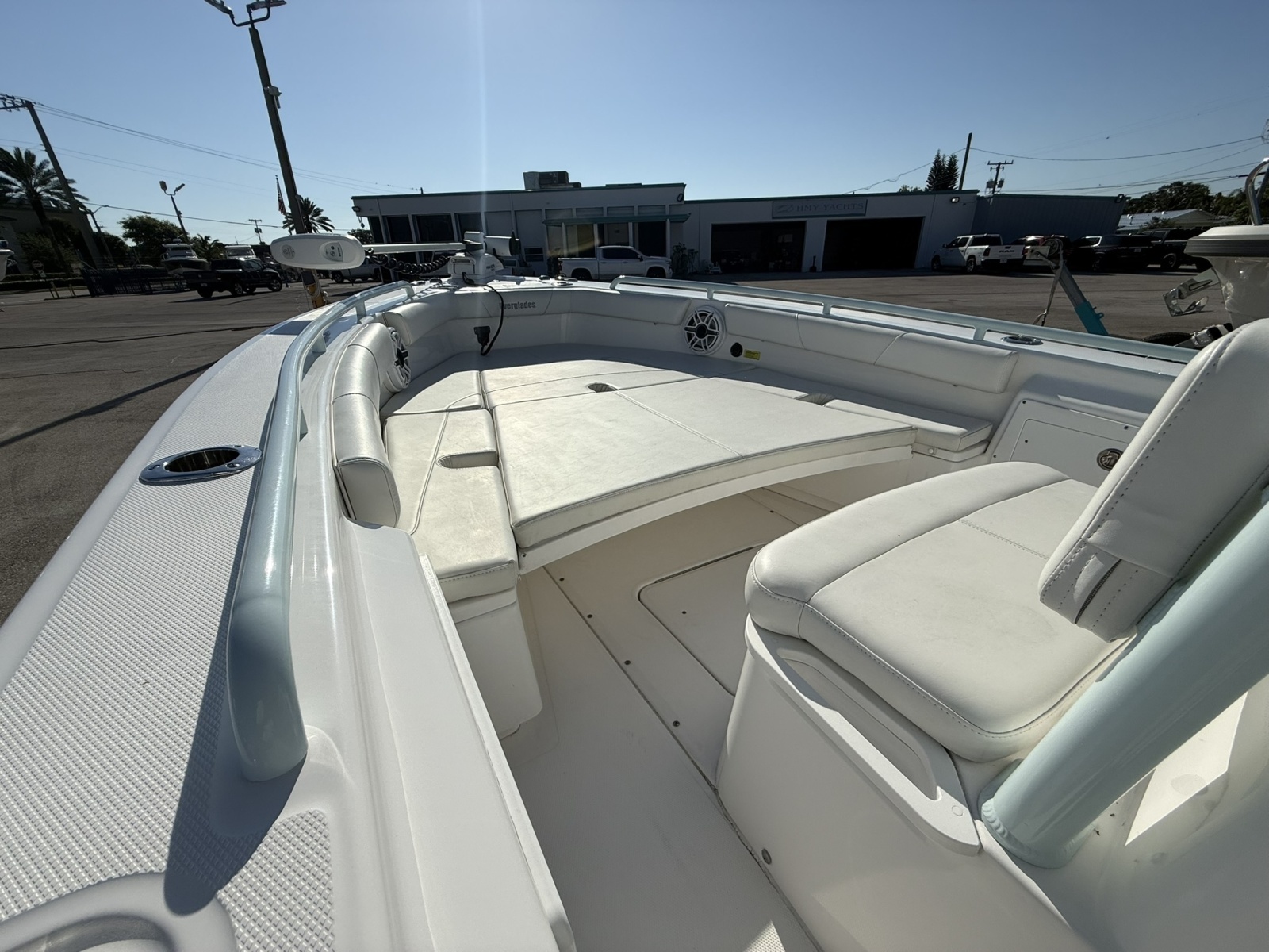 2021 Everglades 243 CC