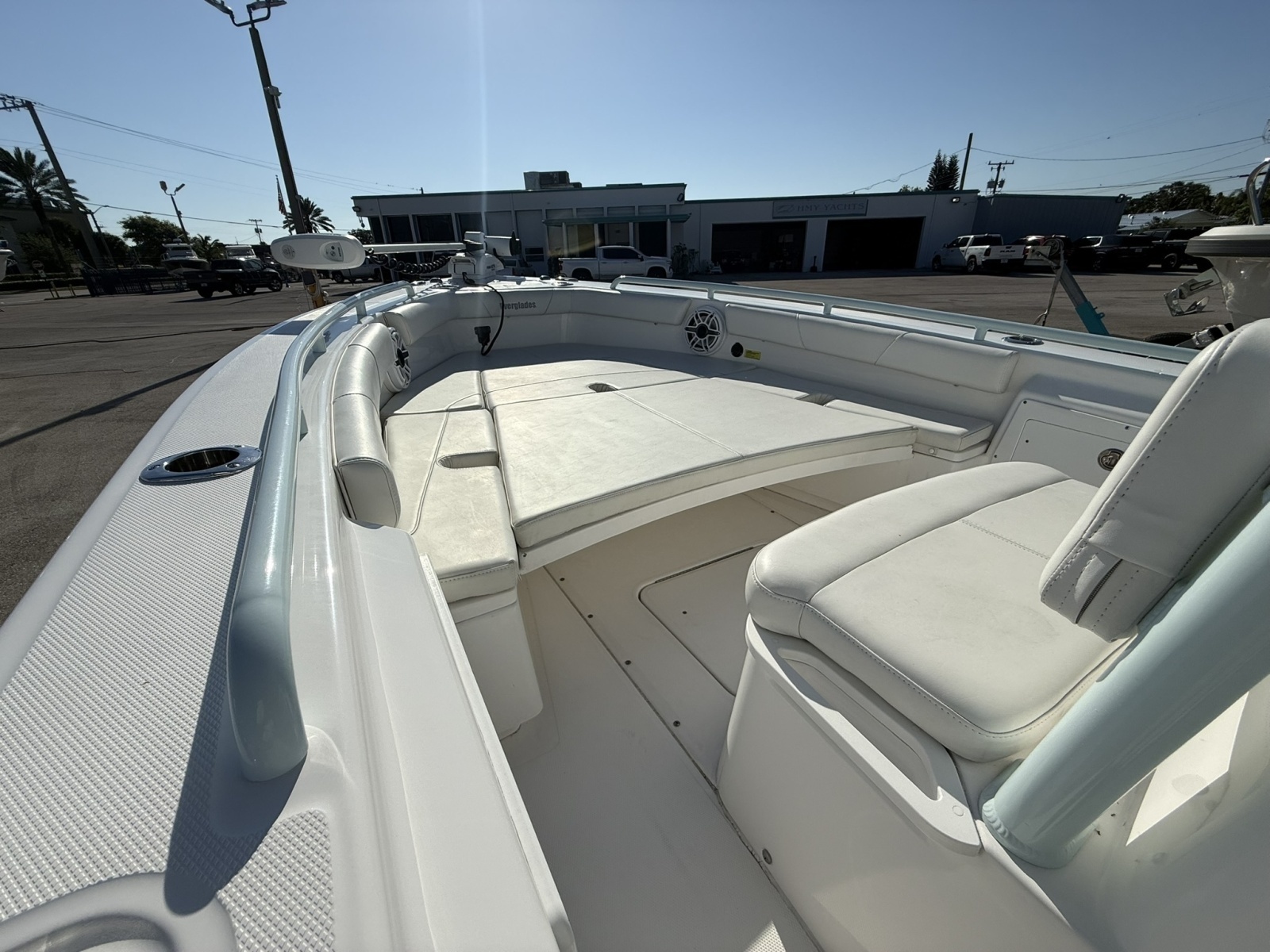 2021 Everglades 243 CC
