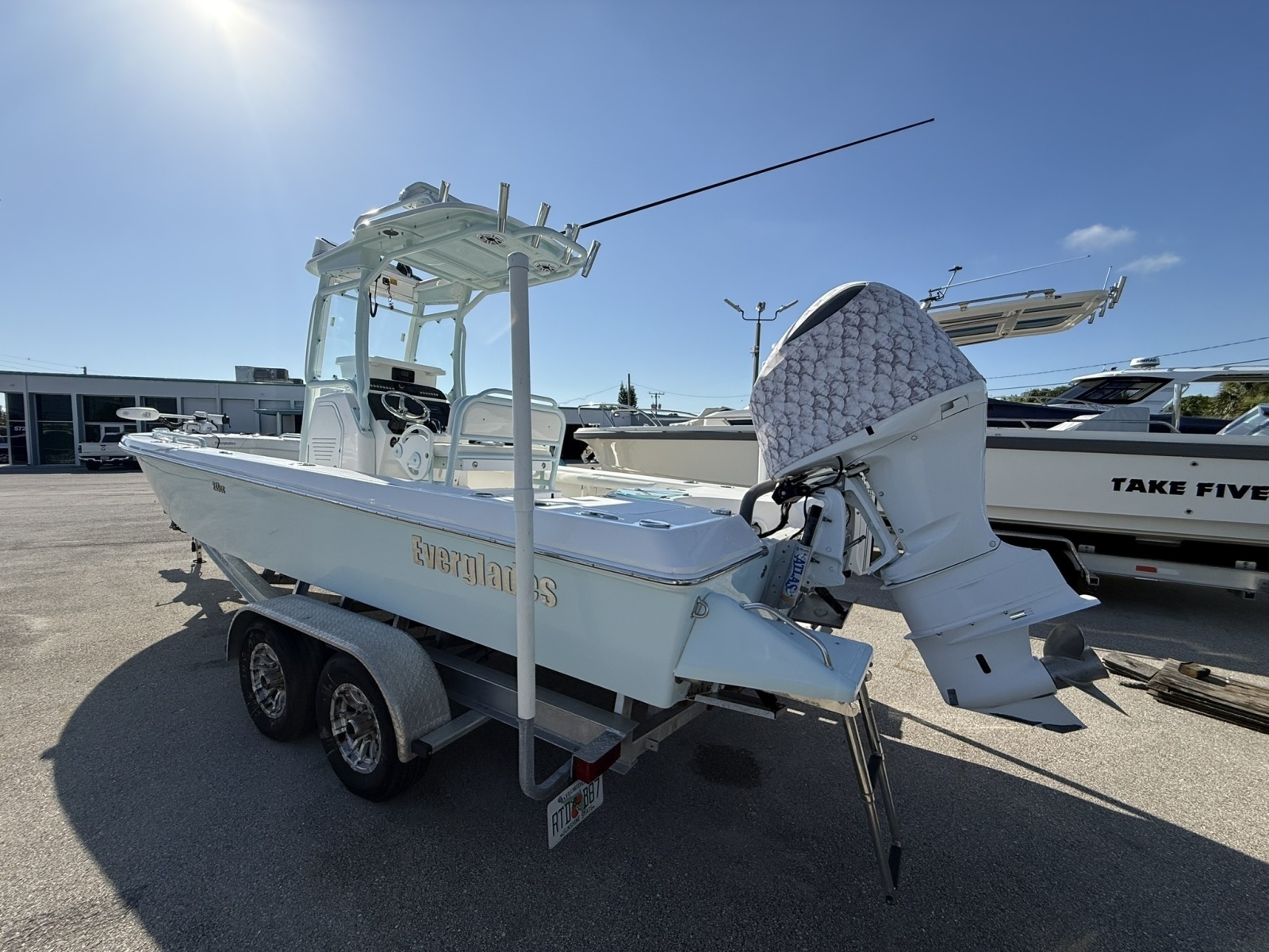 2021 Everglades 243 CC