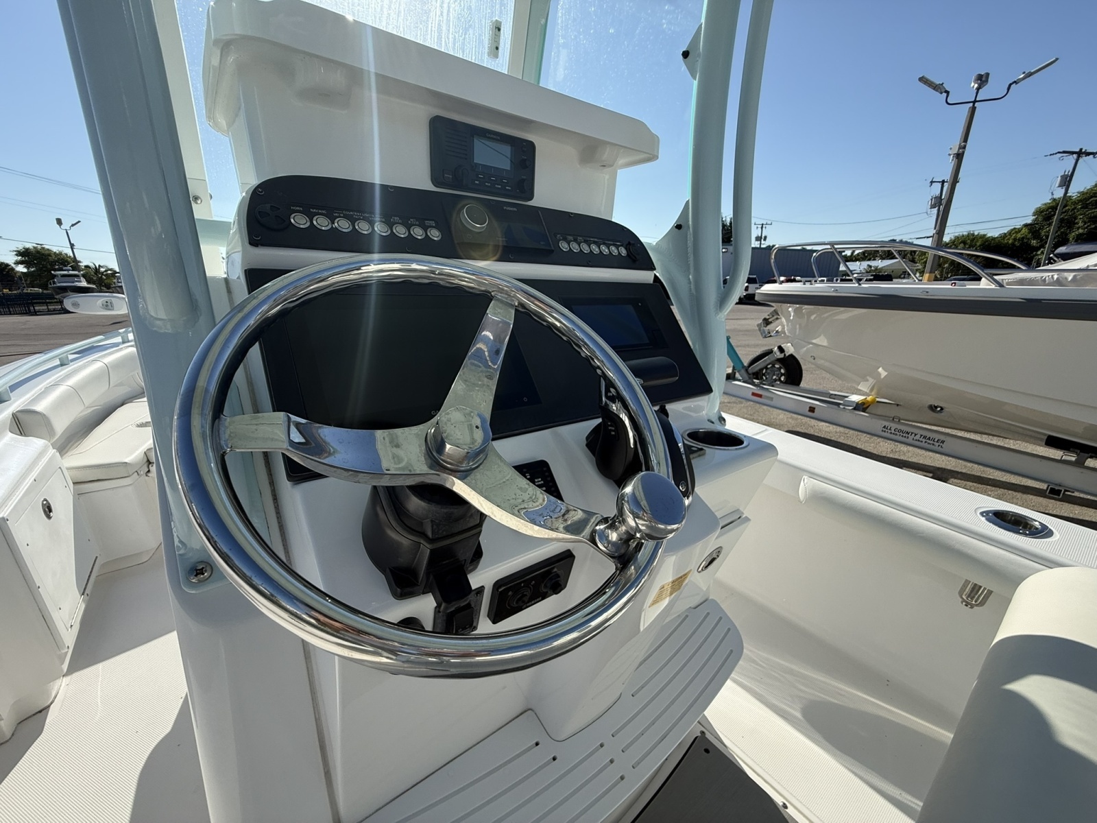 2021 Everglades 243 CC
