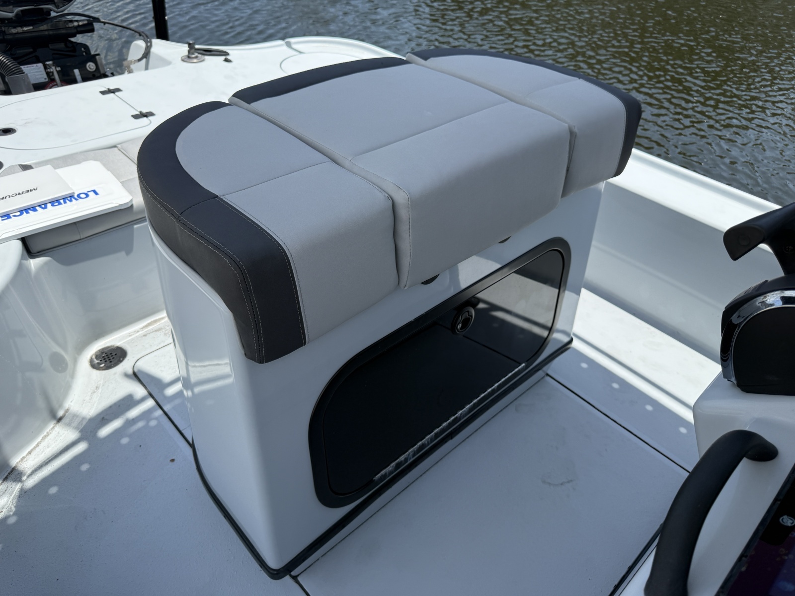 2017 Yellowfin 24 Bay CE