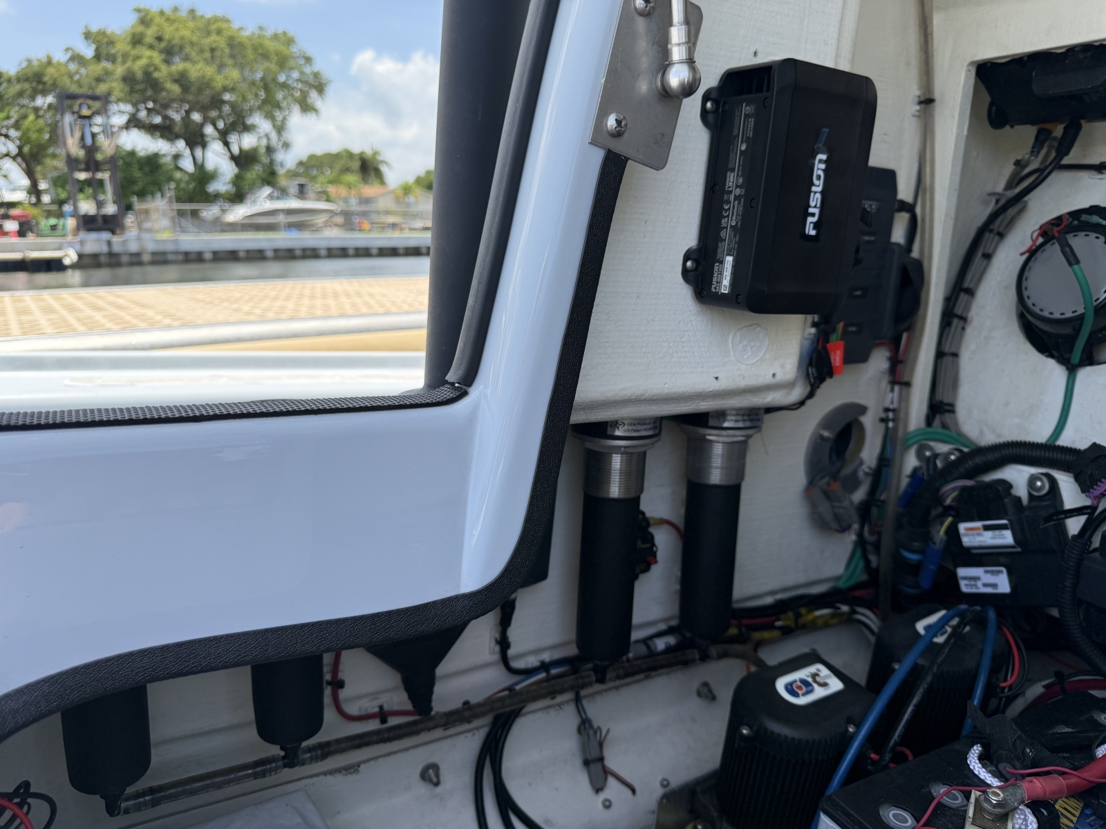 2017 Yellowfin 24 Bay CE