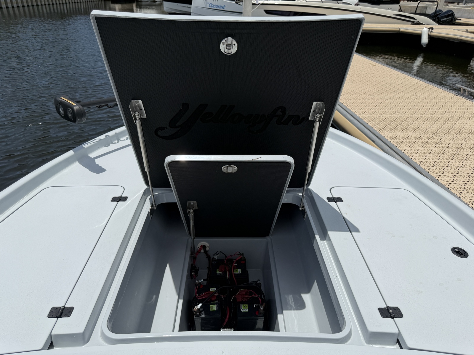 2017 Yellowfin 24 Bay CE