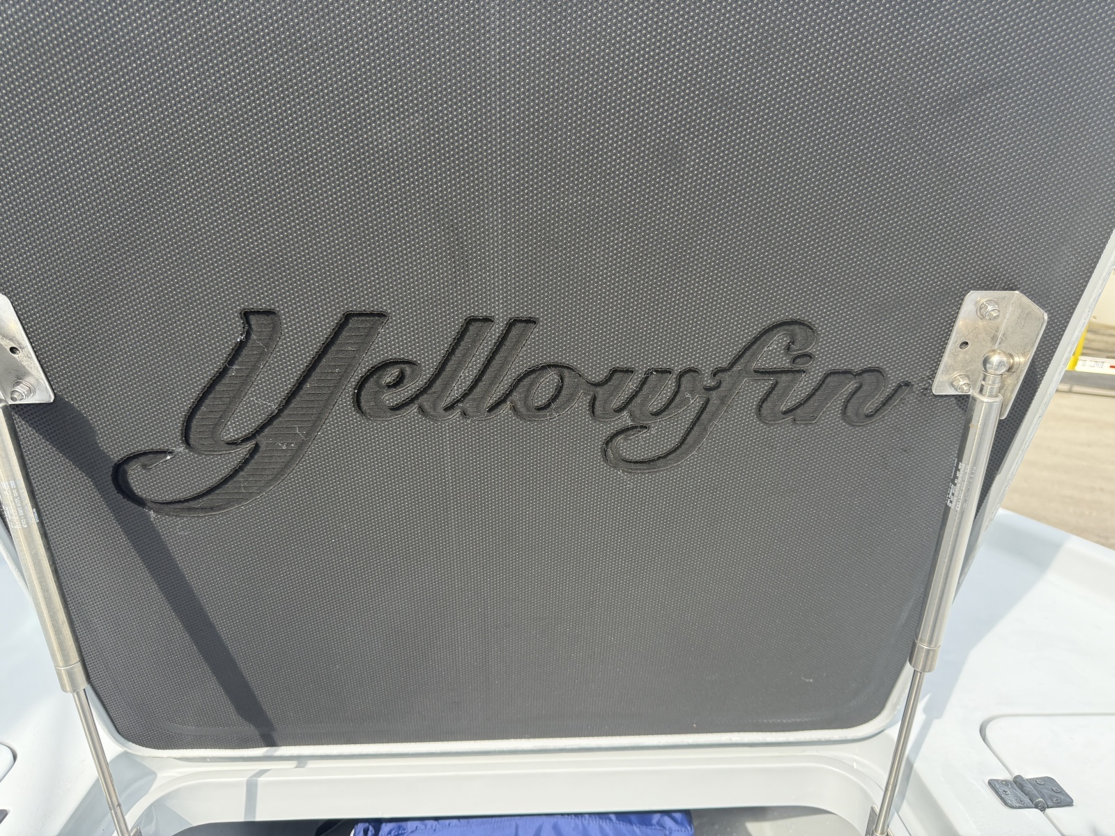 2017 Yellowfin 24 Bay CE