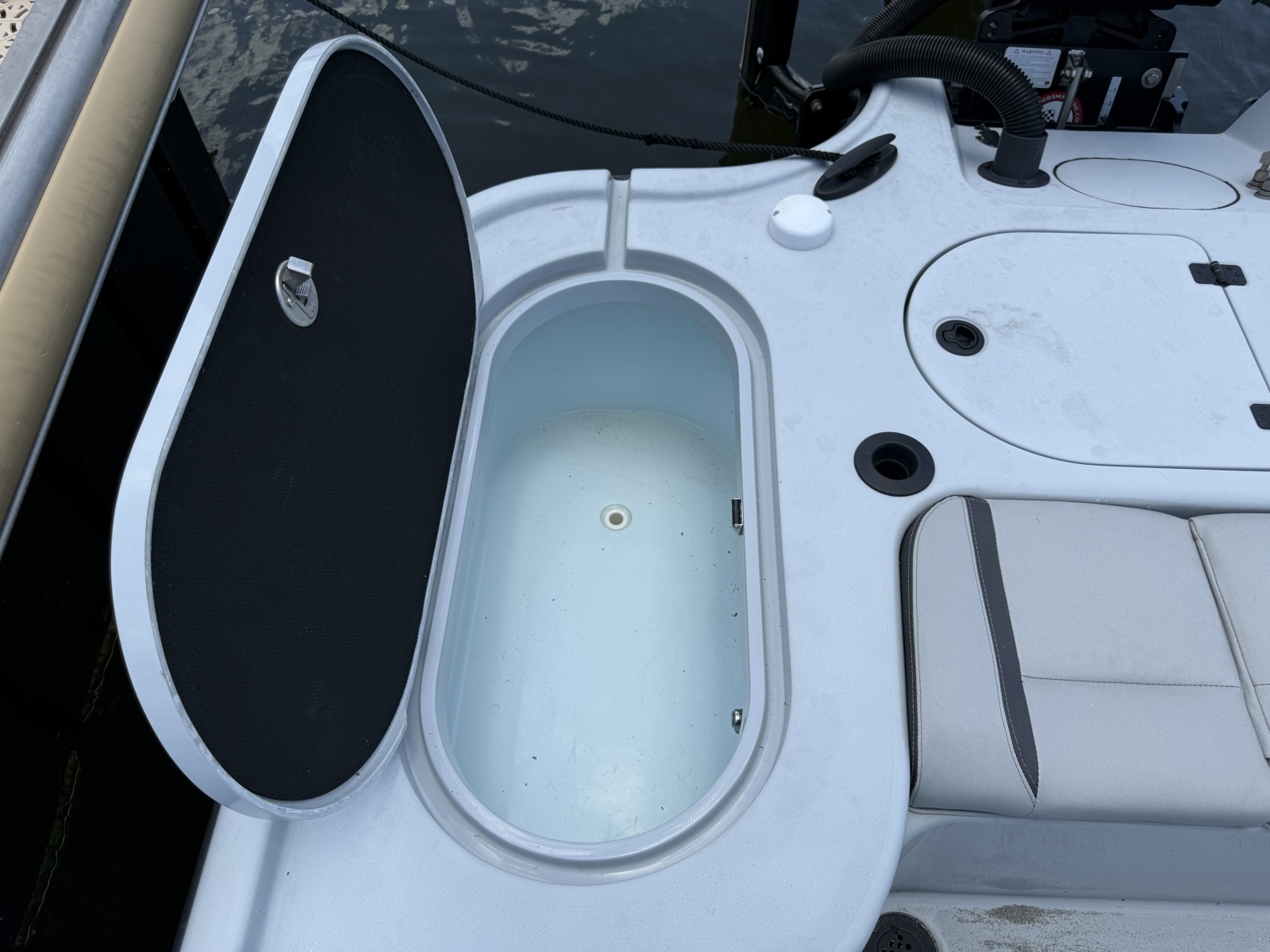 2017 Yellowfin 24 Bay CE
