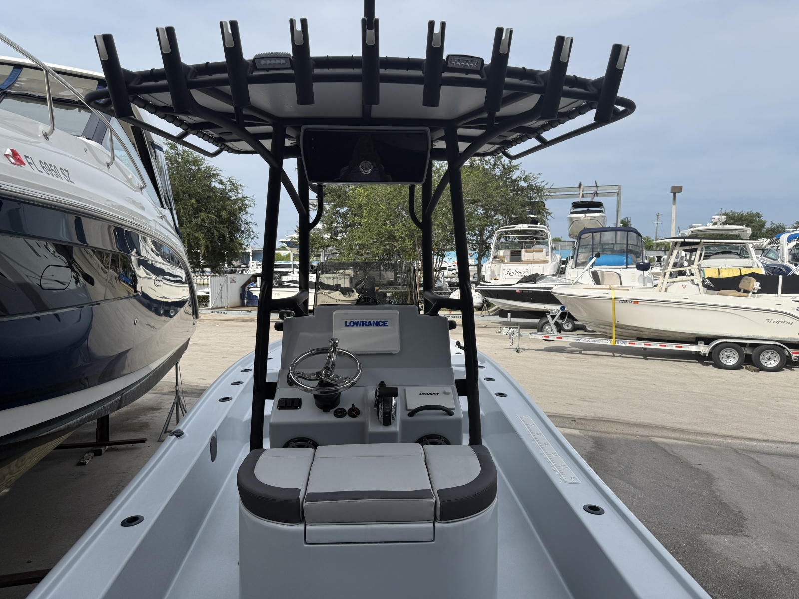 2017 Yellowfin 24 Bay CE