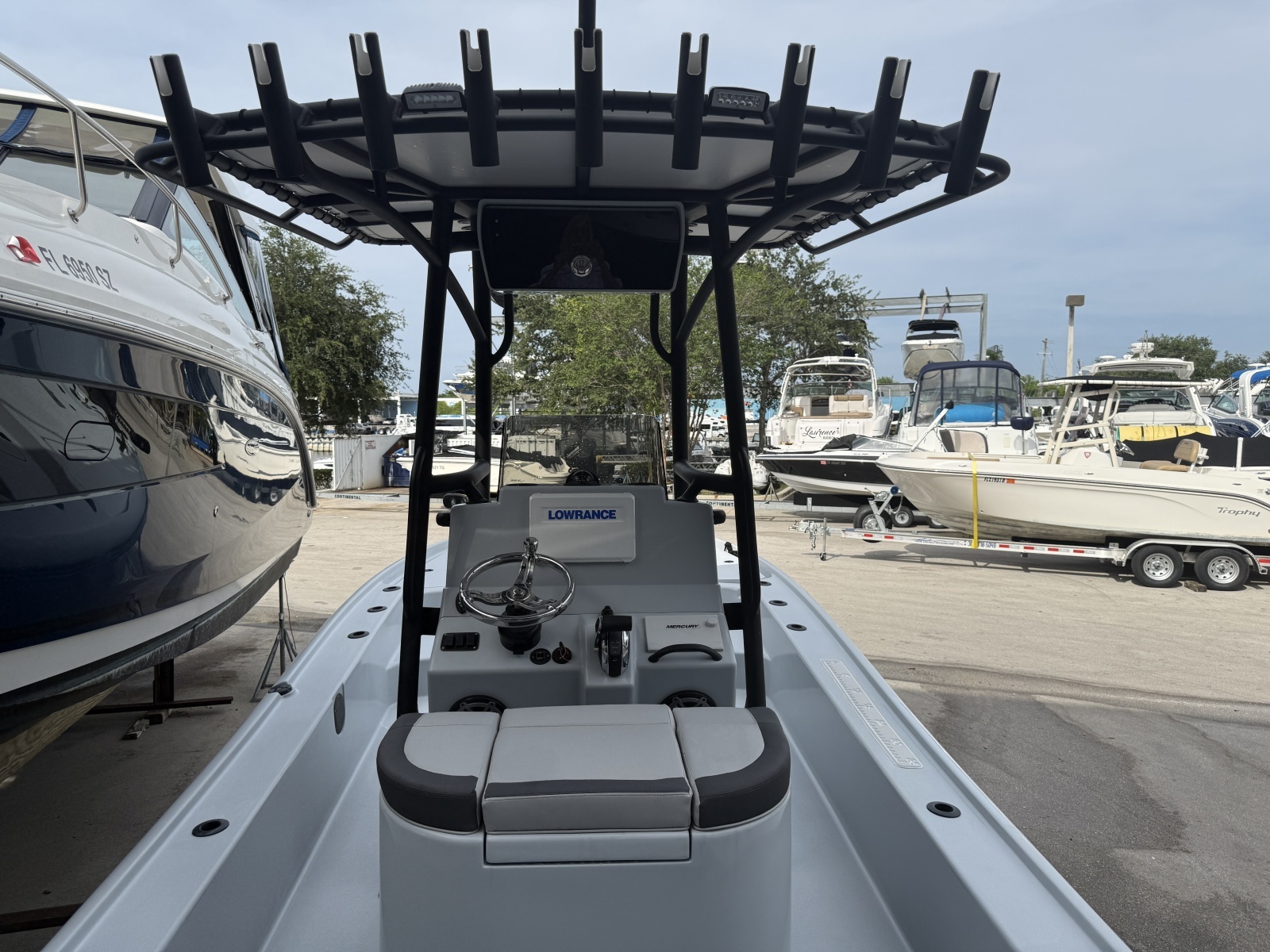 2017 Yellowfin 24 Bay CE