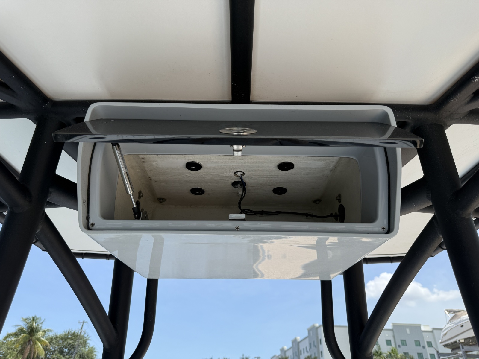2017 Yellowfin 24 Bay CE