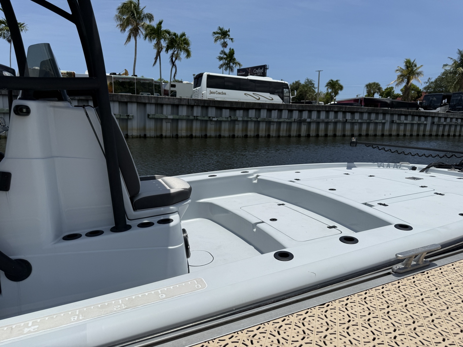 2017 Yellowfin 24 Bay CE