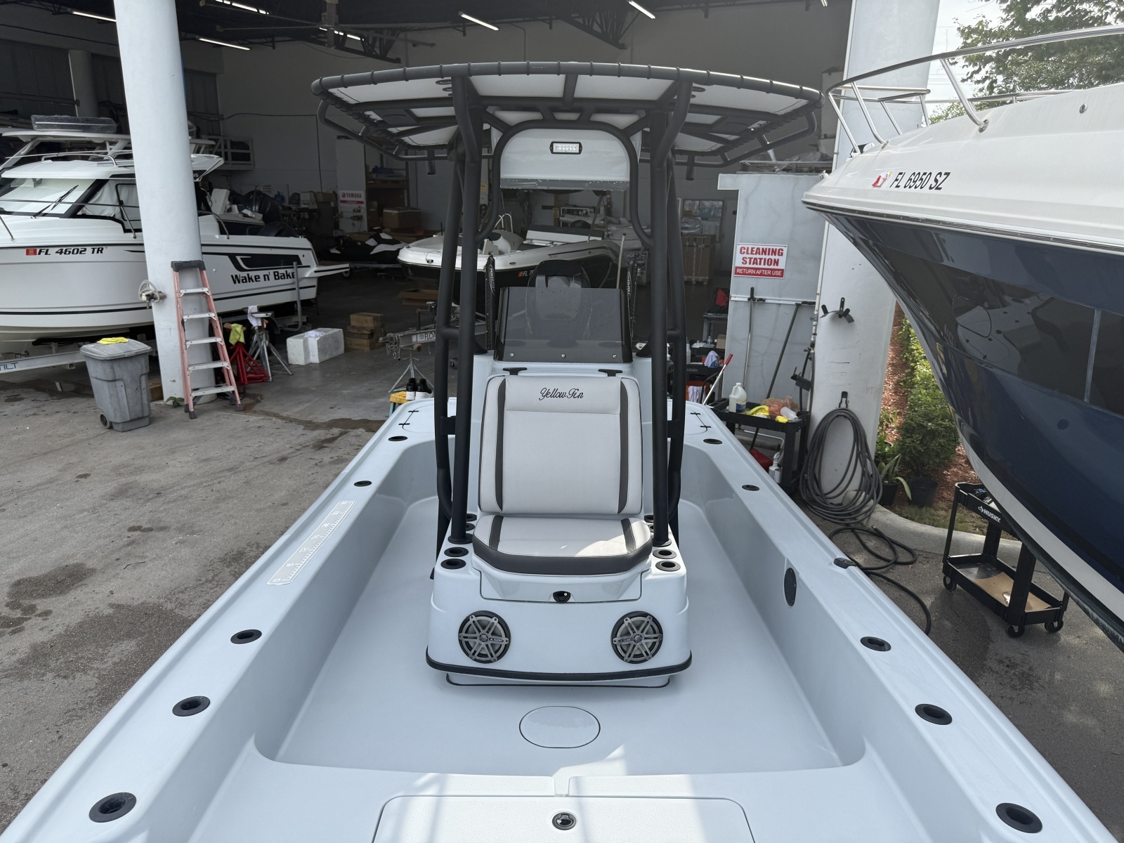 2017 Yellowfin 24 Bay CE