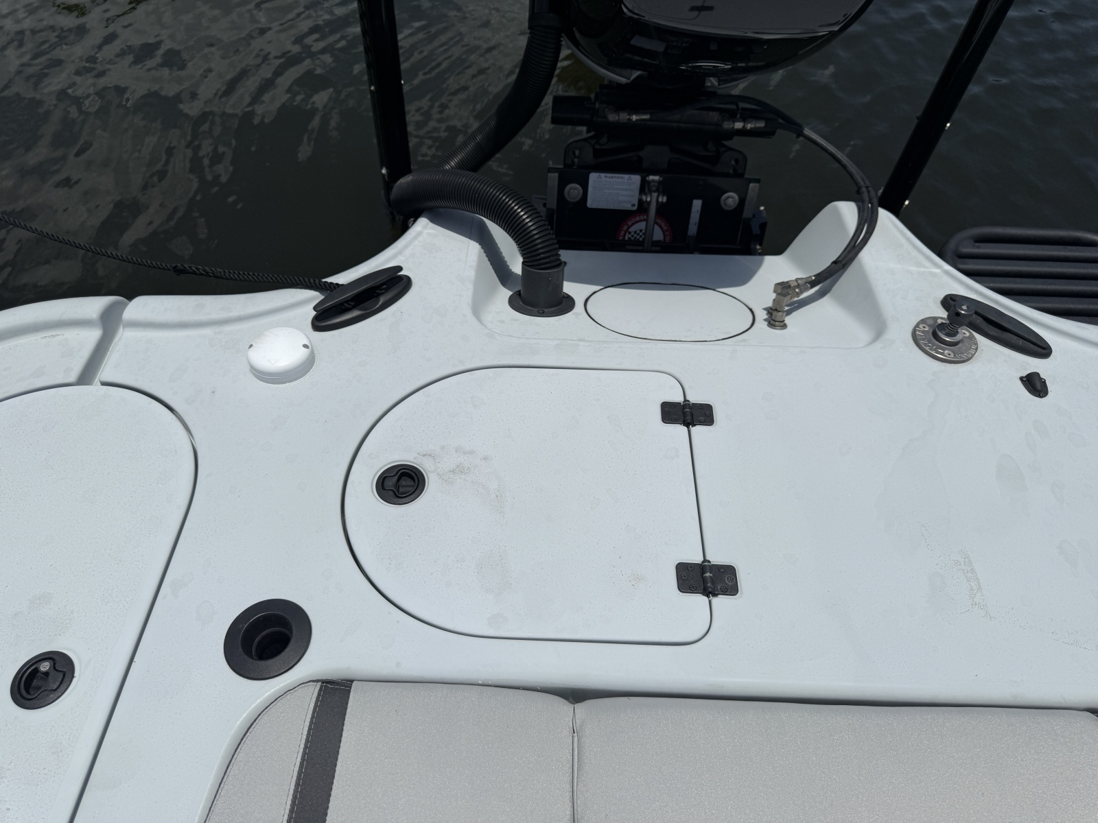 2017 Yellowfin 24 Bay CE