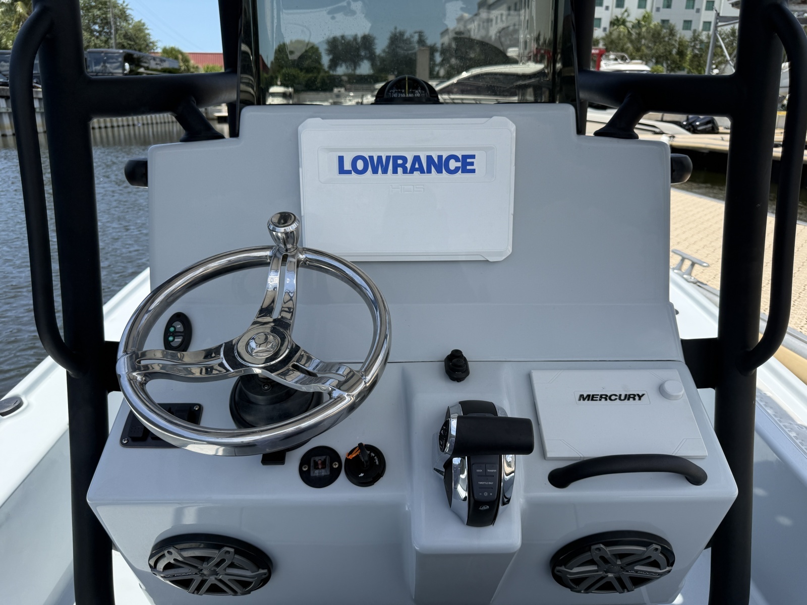 2017 Yellowfin 24 Bay CE