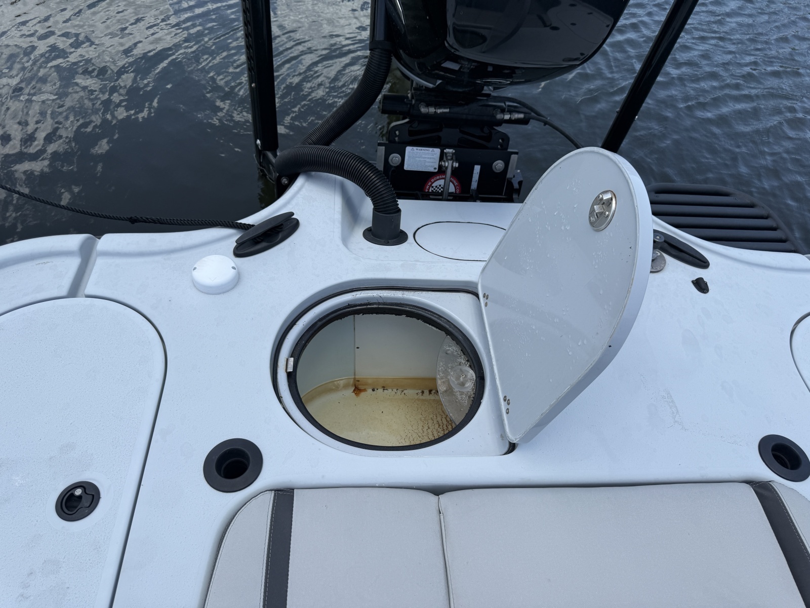 2017 Yellowfin 24 Bay CE
