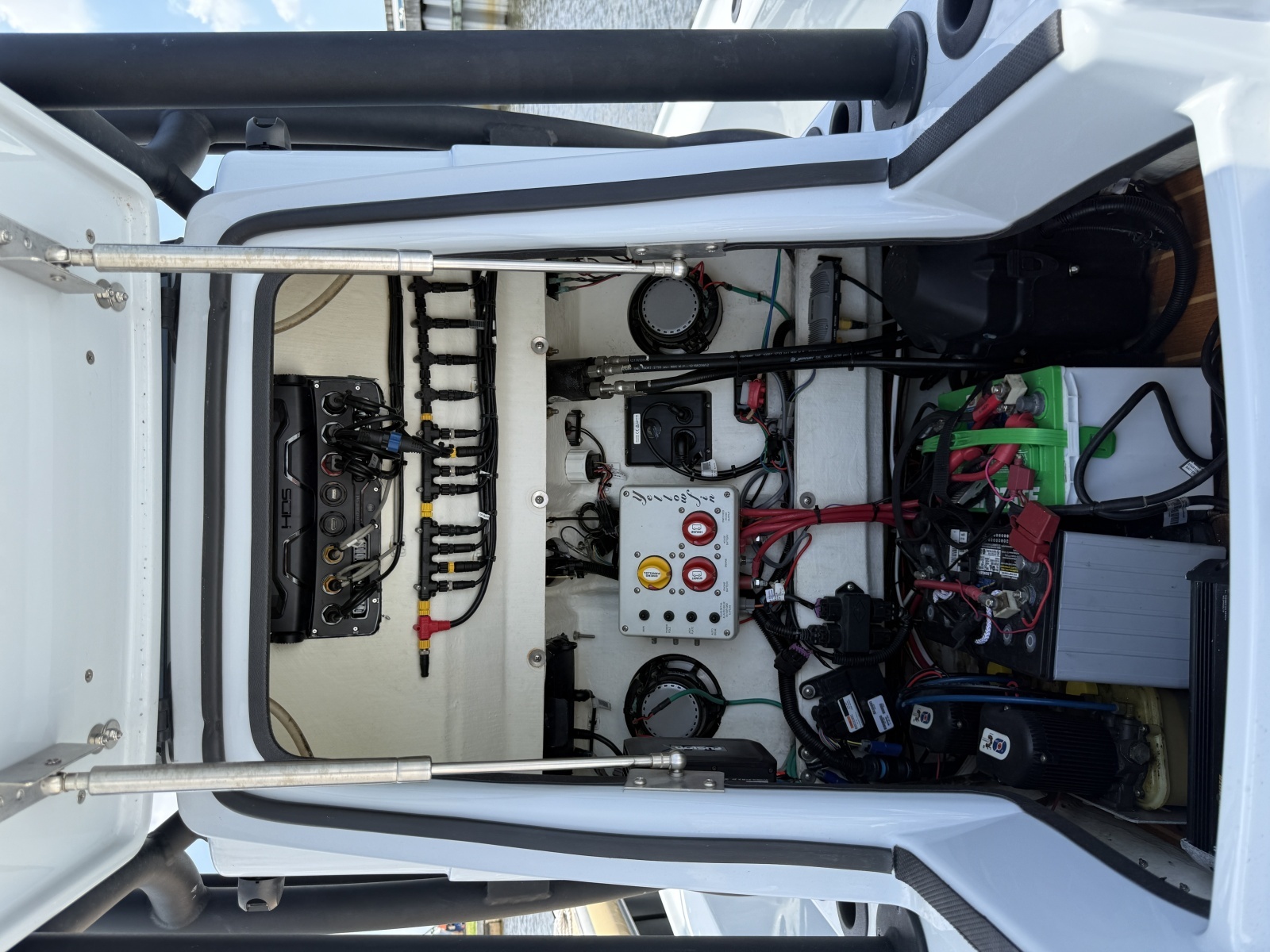 2017 Yellowfin 24 Bay CE