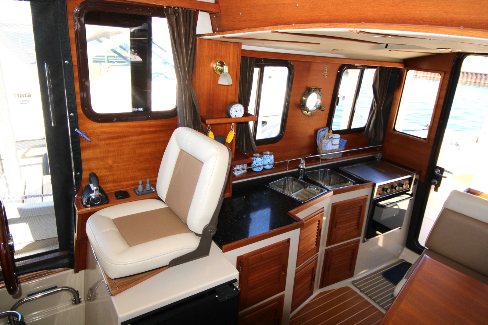 2013 Ranger Tugs R-31CB
