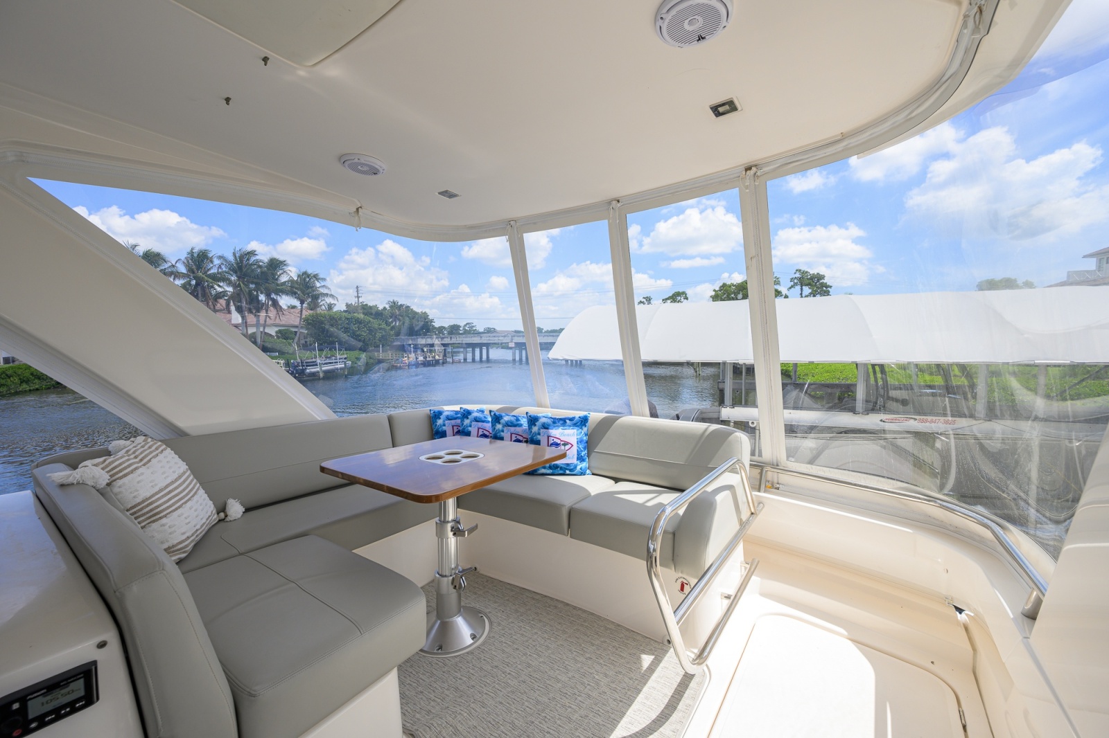 Tiara 44 Daybreak - Exterior Flybridge
