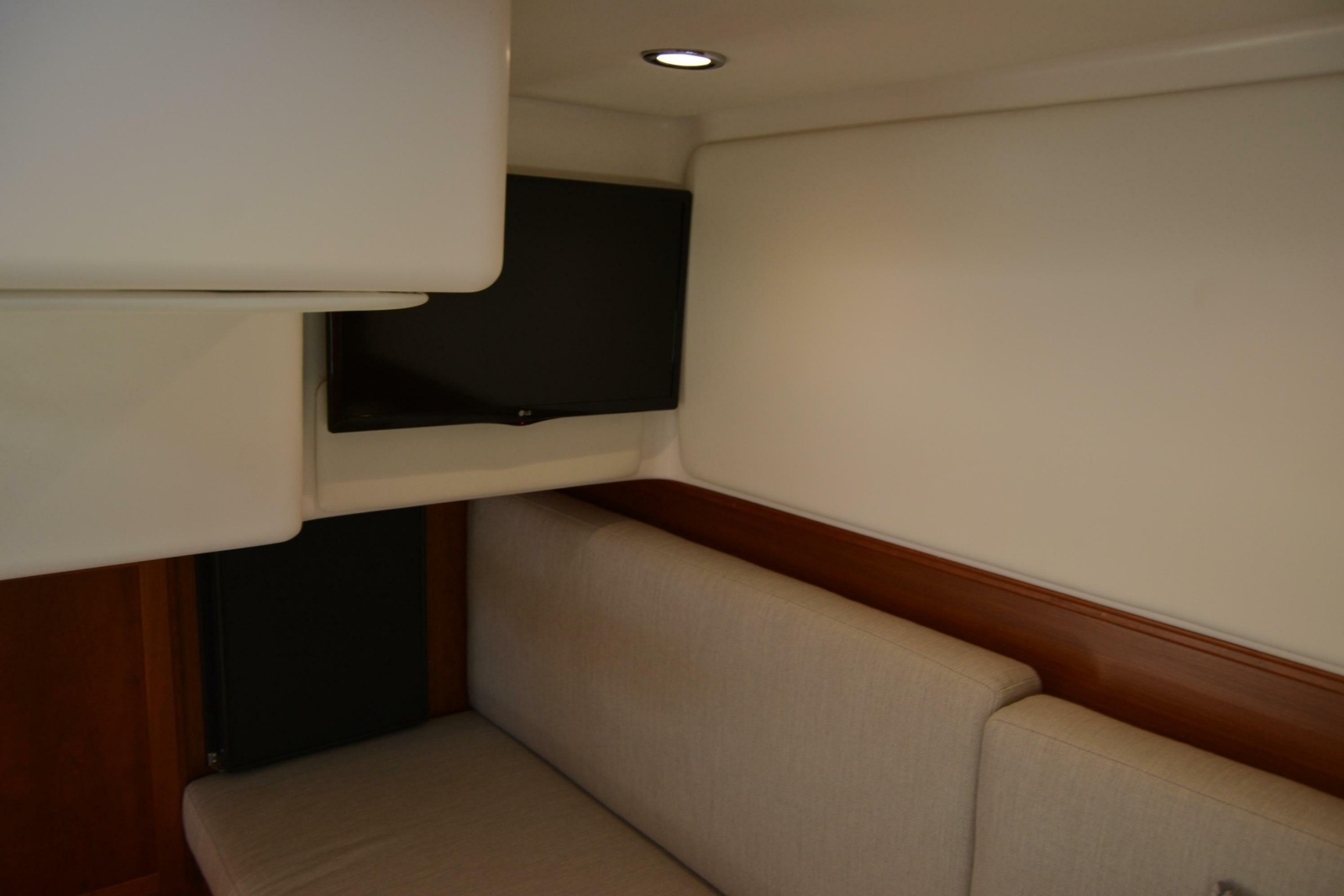 2021 Sabre 38 Salon Express