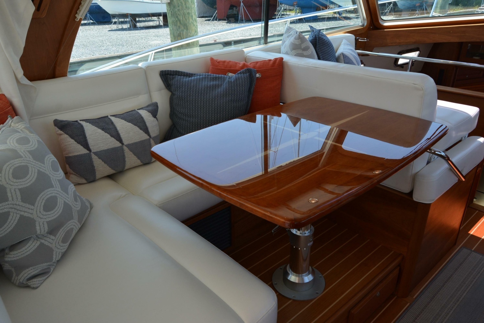 2021 Sabre 38 Salon Express
