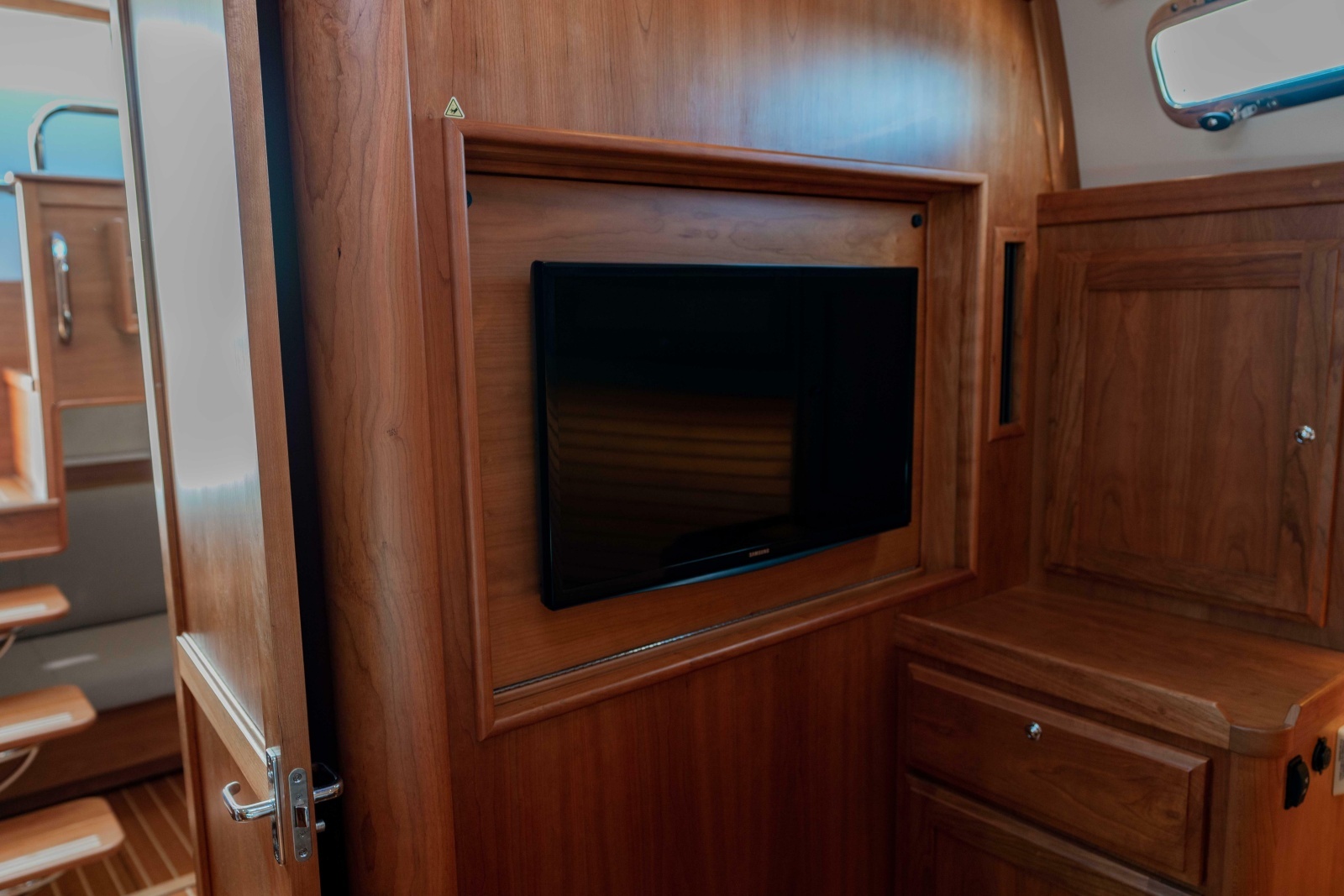 2021 Sabre 38 Salon Express