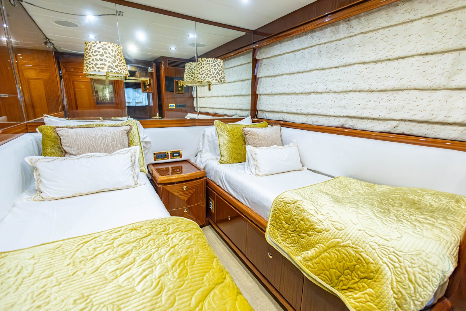2008 Hargrave Enclosed Skylounge