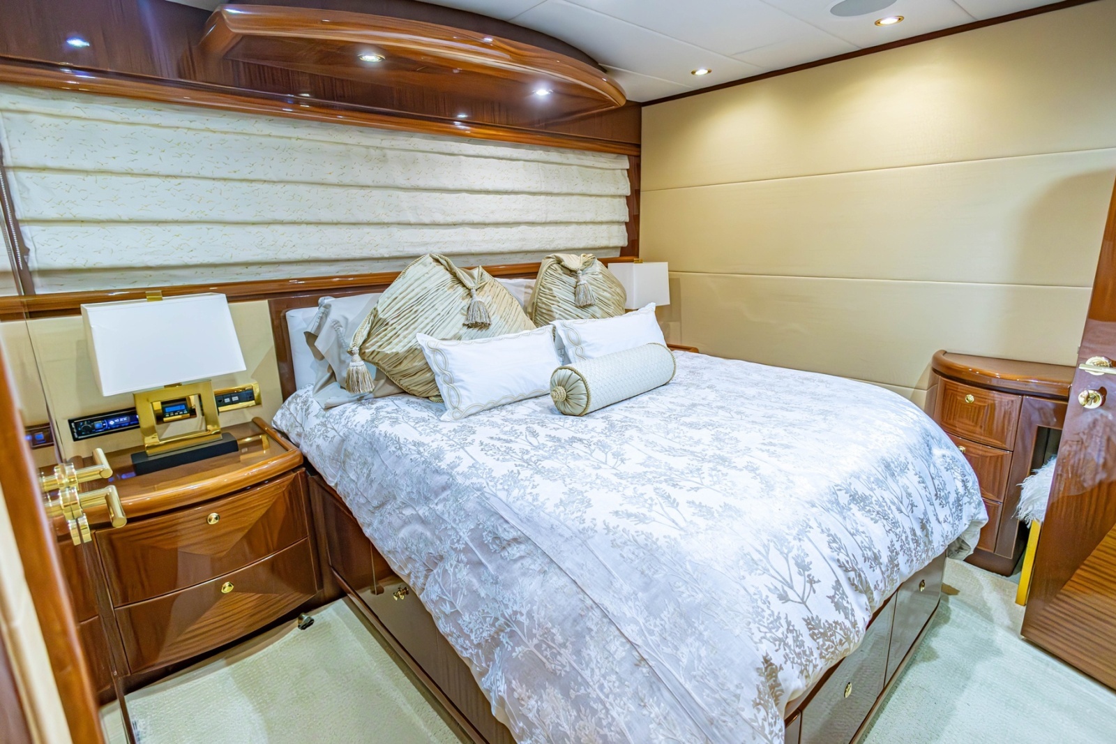 2008 Hargrave Enclosed Skylounge