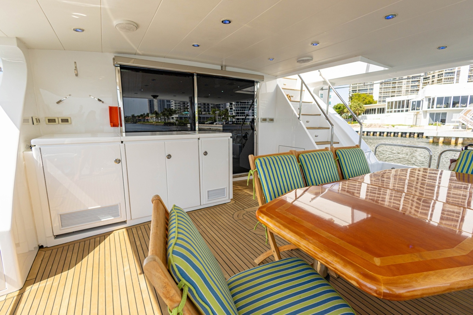 2008 Hargrave Enclosed Skylounge