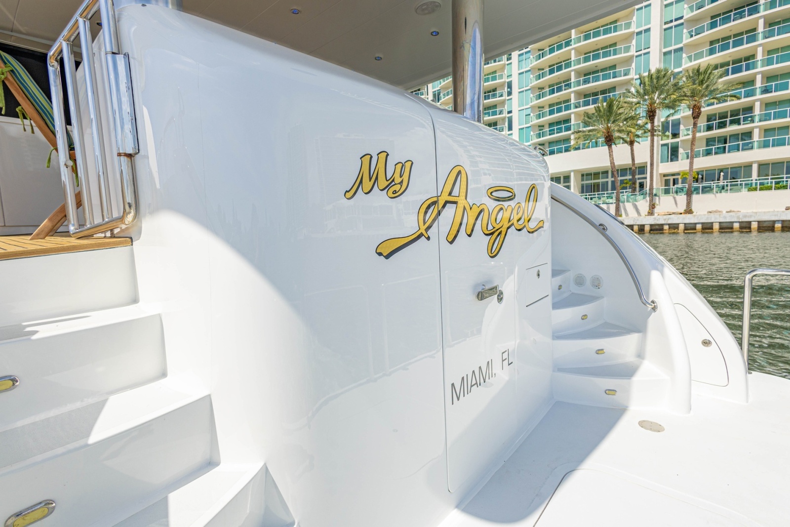 2008 Hargrave Enclosed Skylounge