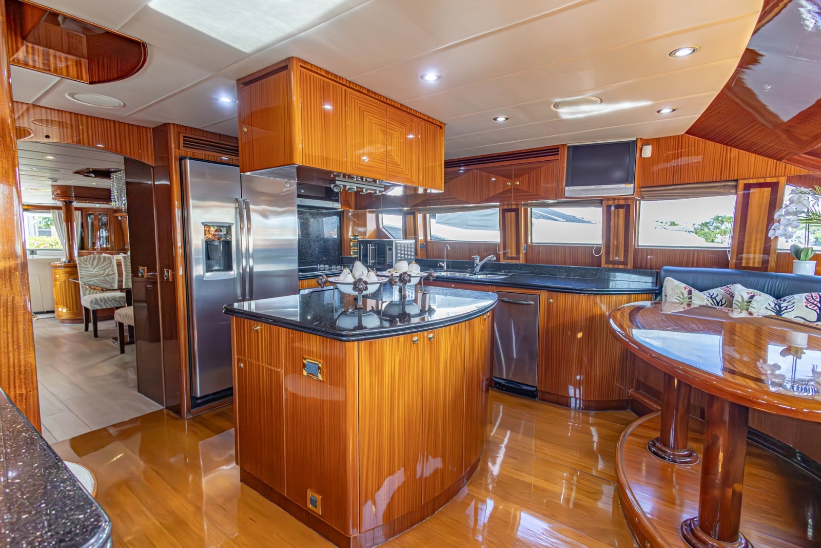 2008 Hargrave Enclosed Skylounge