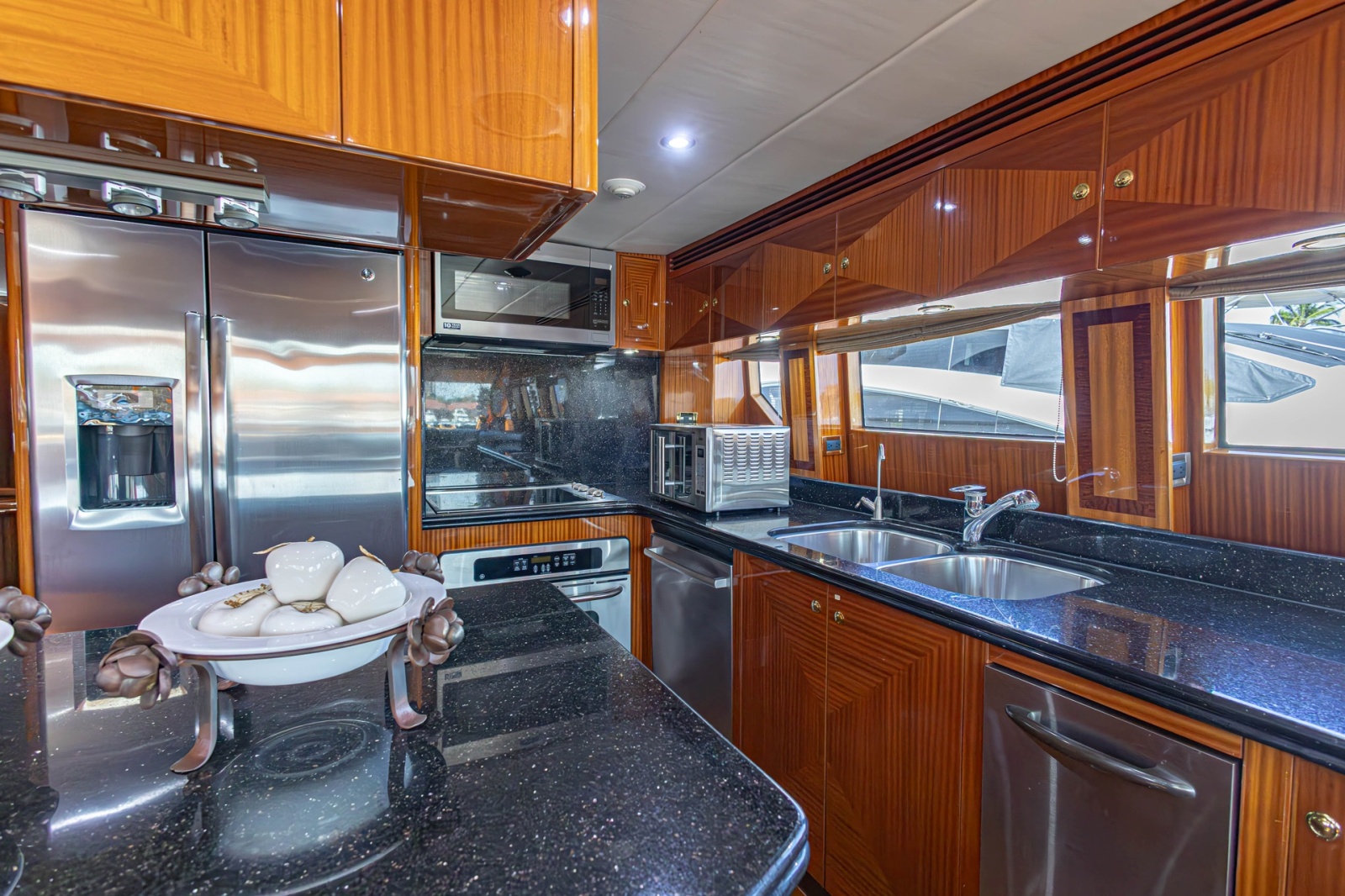 2008 Hargrave Enclosed Skylounge