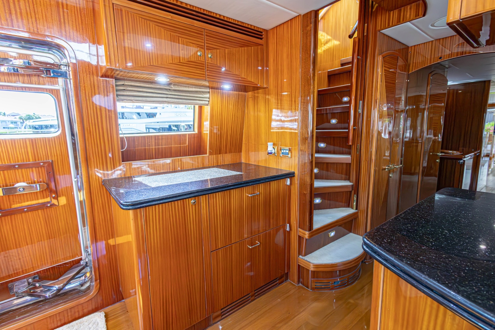 2008 Hargrave Enclosed Skylounge