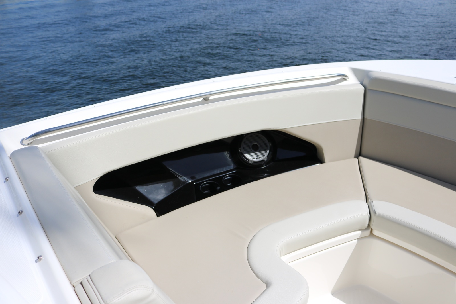 NO FILTER 28ft Boston Whaler Yacht For Sale