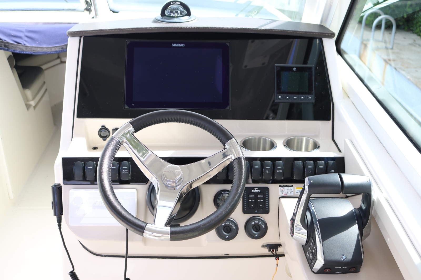 2023 Boston Whaler 280 Vantage