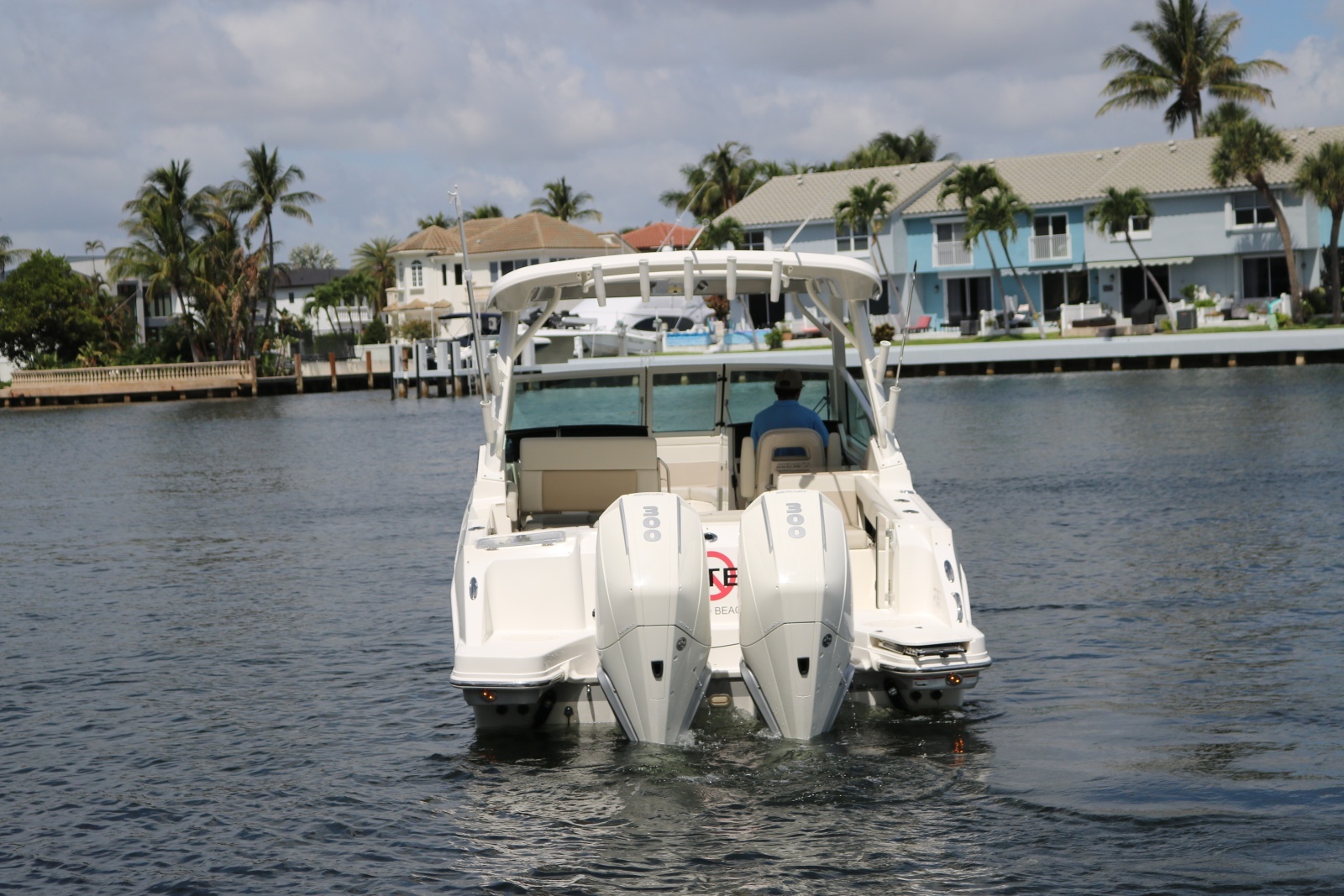 NO FILTER 28ft Boston Whaler Yacht For Sale