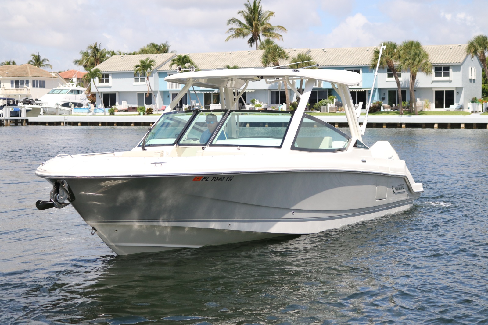 2023 Boston Whaler 280 Vantage