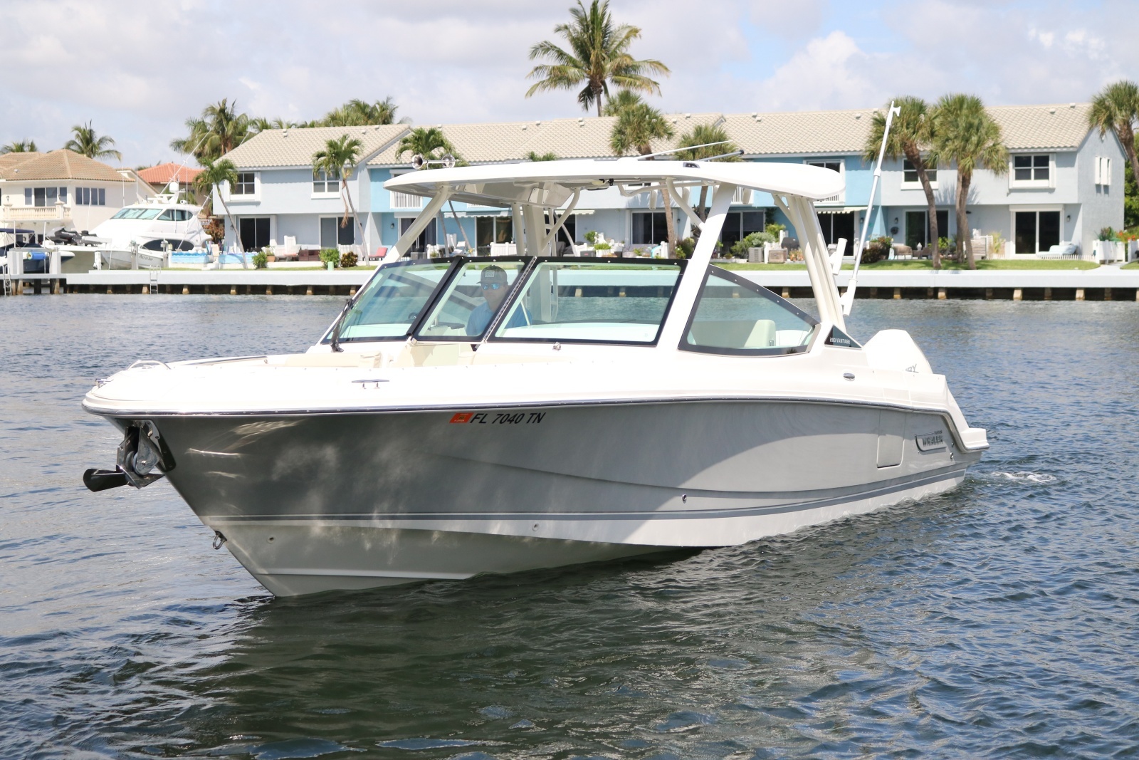 NO FILTER 28ft Boston Whaler Yacht For Sale