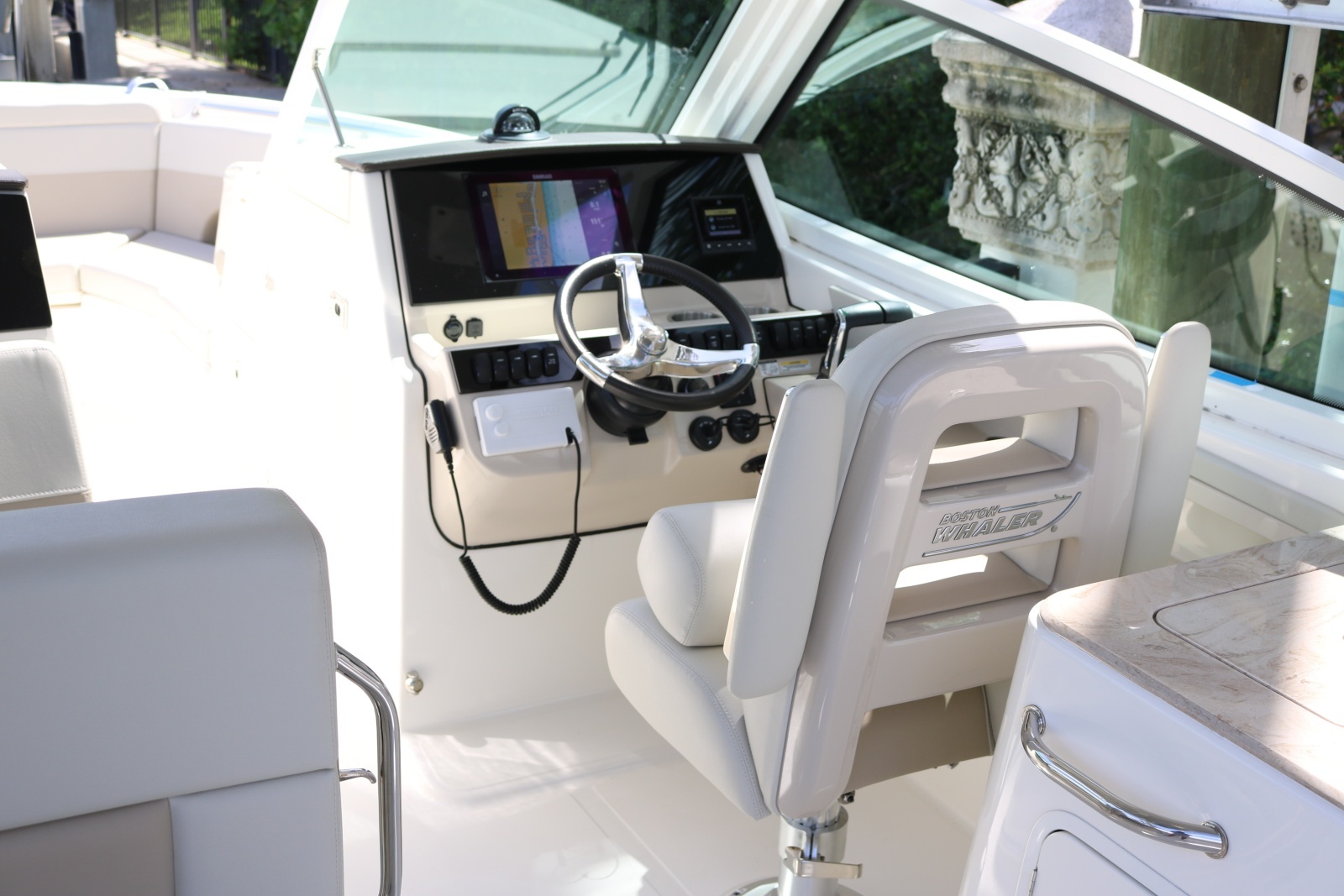 NO FILTER 28ft Boston Whaler Yacht For Sale