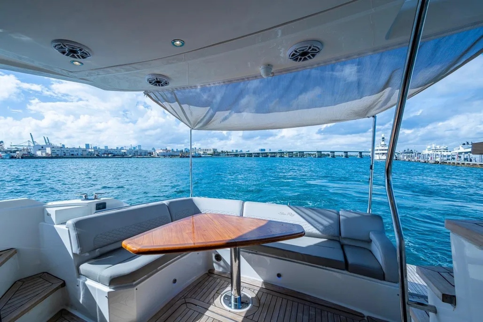 2018 Sea Ray L550 Fly
