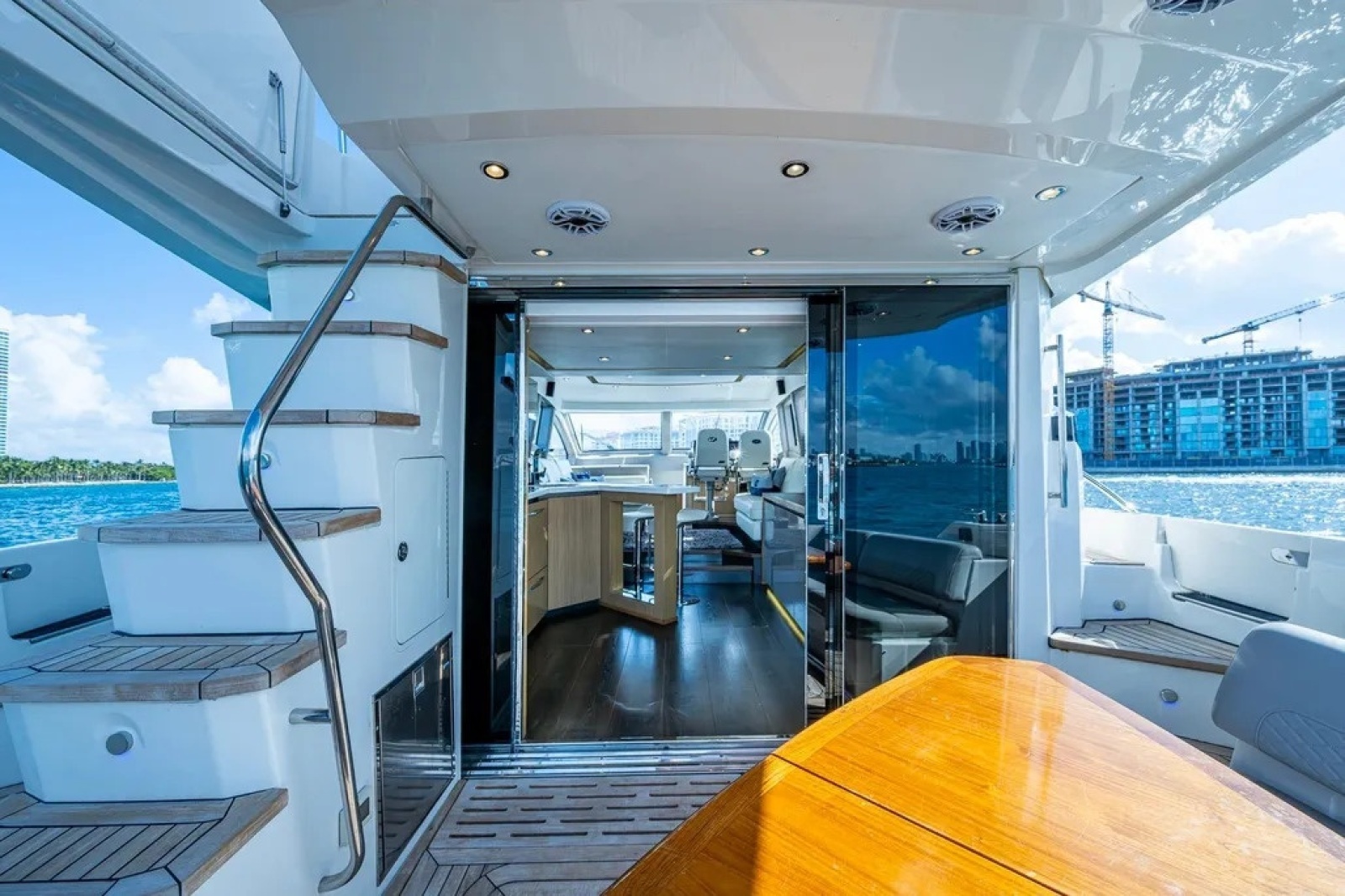 2018 Sea Ray L550 Fly