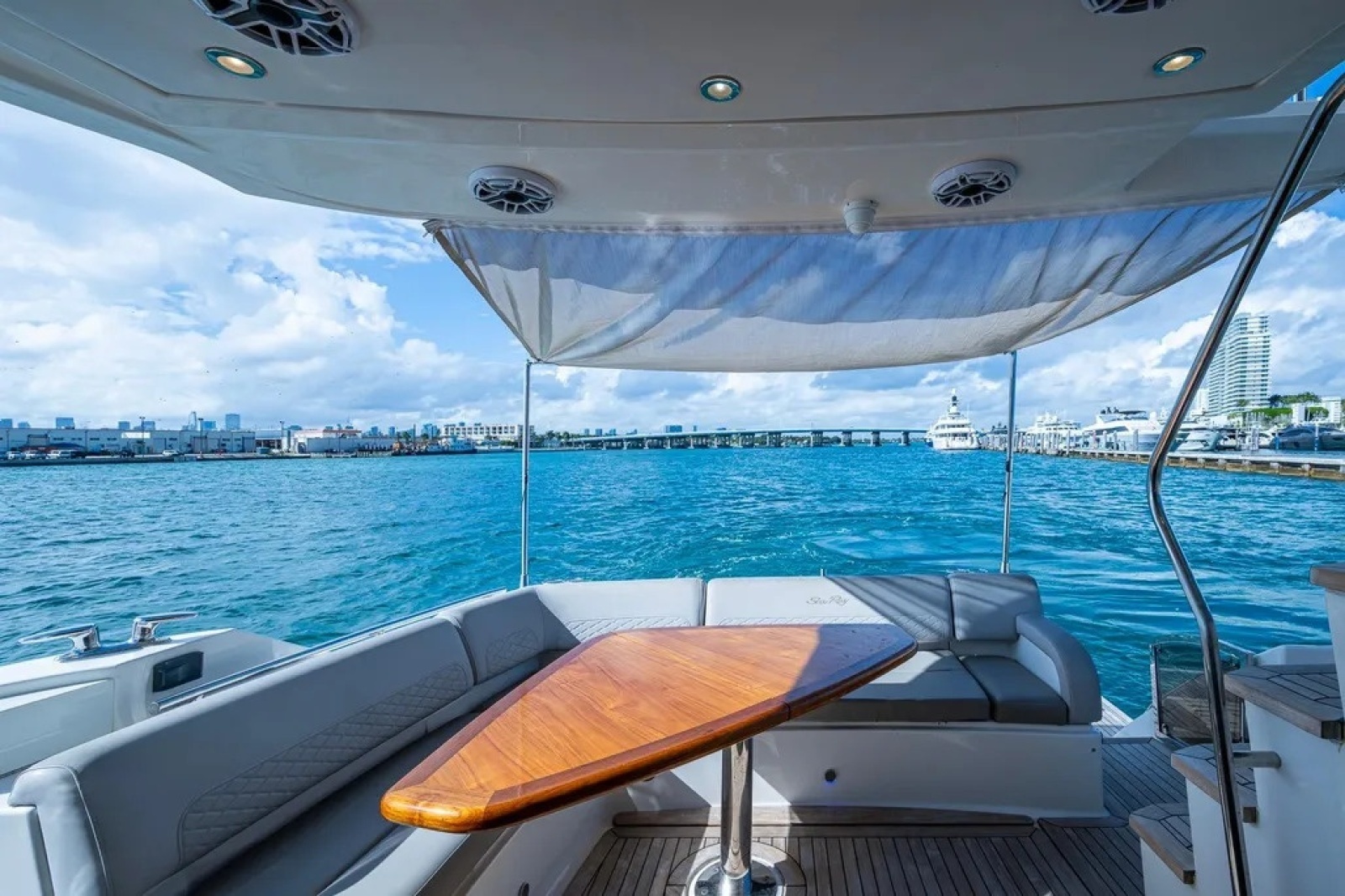 2018 Sea Ray L550 Fly