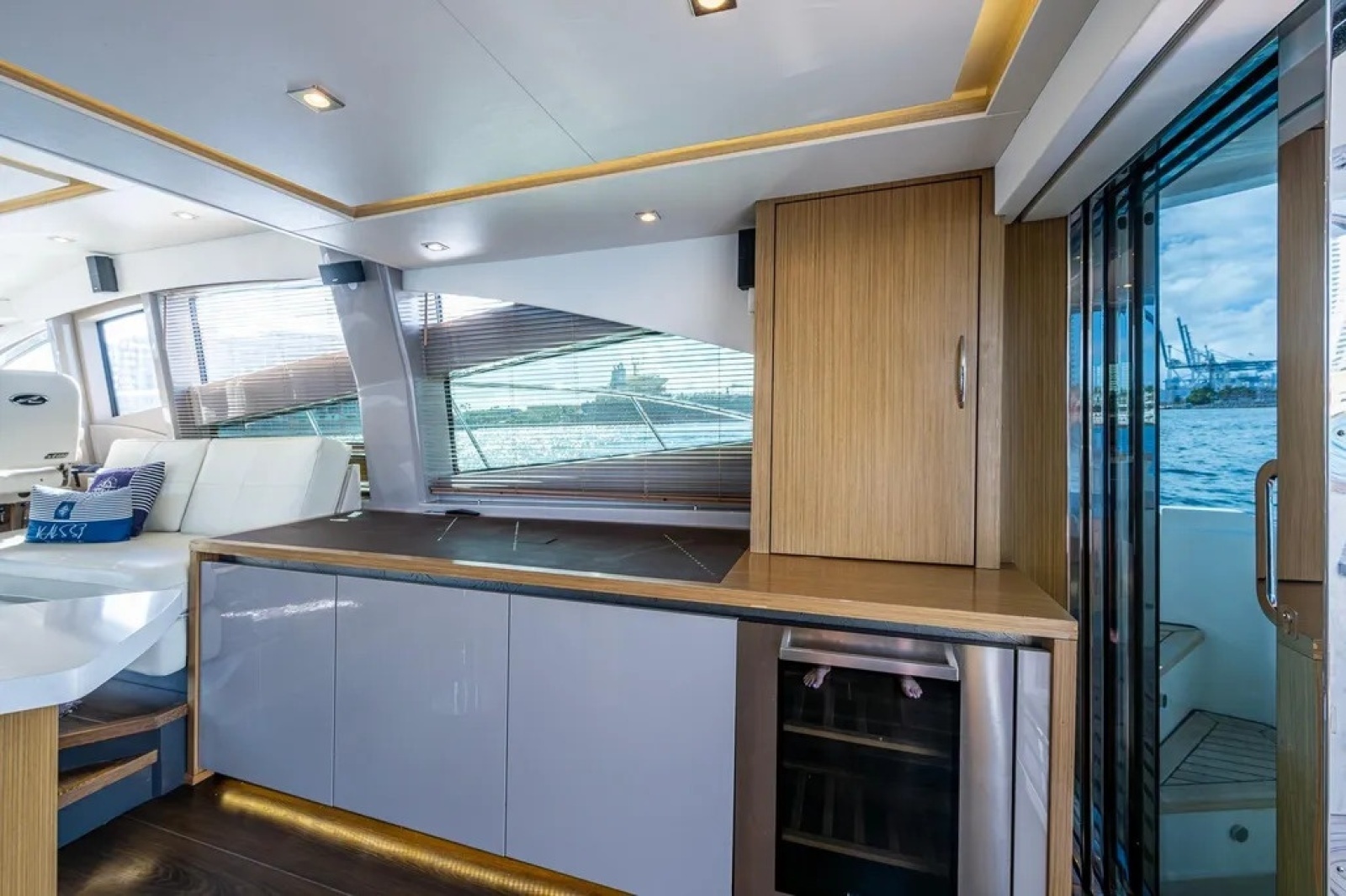 2018 Sea Ray L550 Fly
