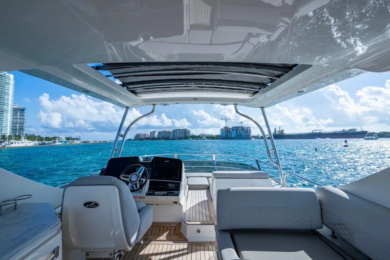 2018 Sea Ray L550 Fly