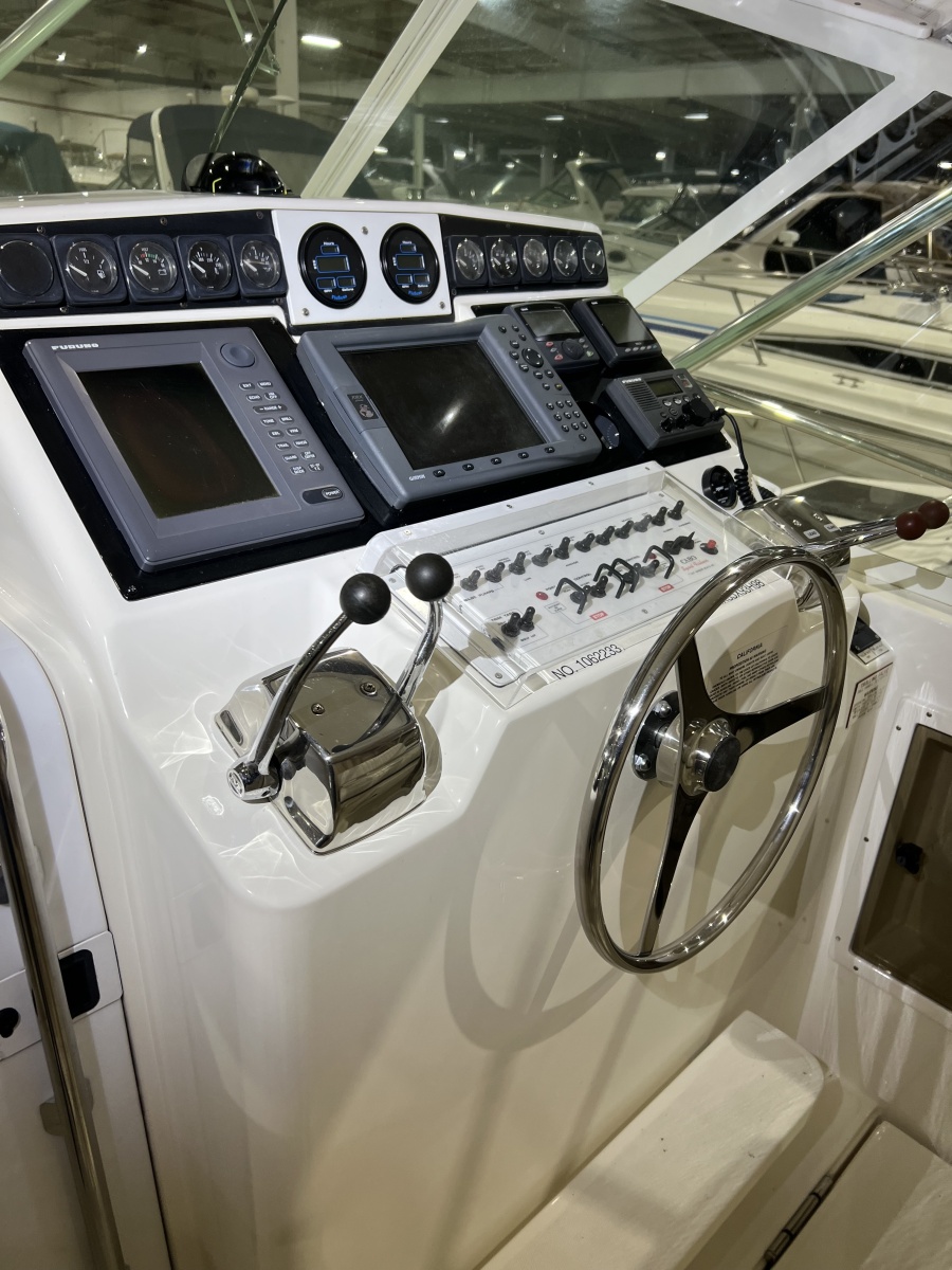 1998 Cabo 35 Express