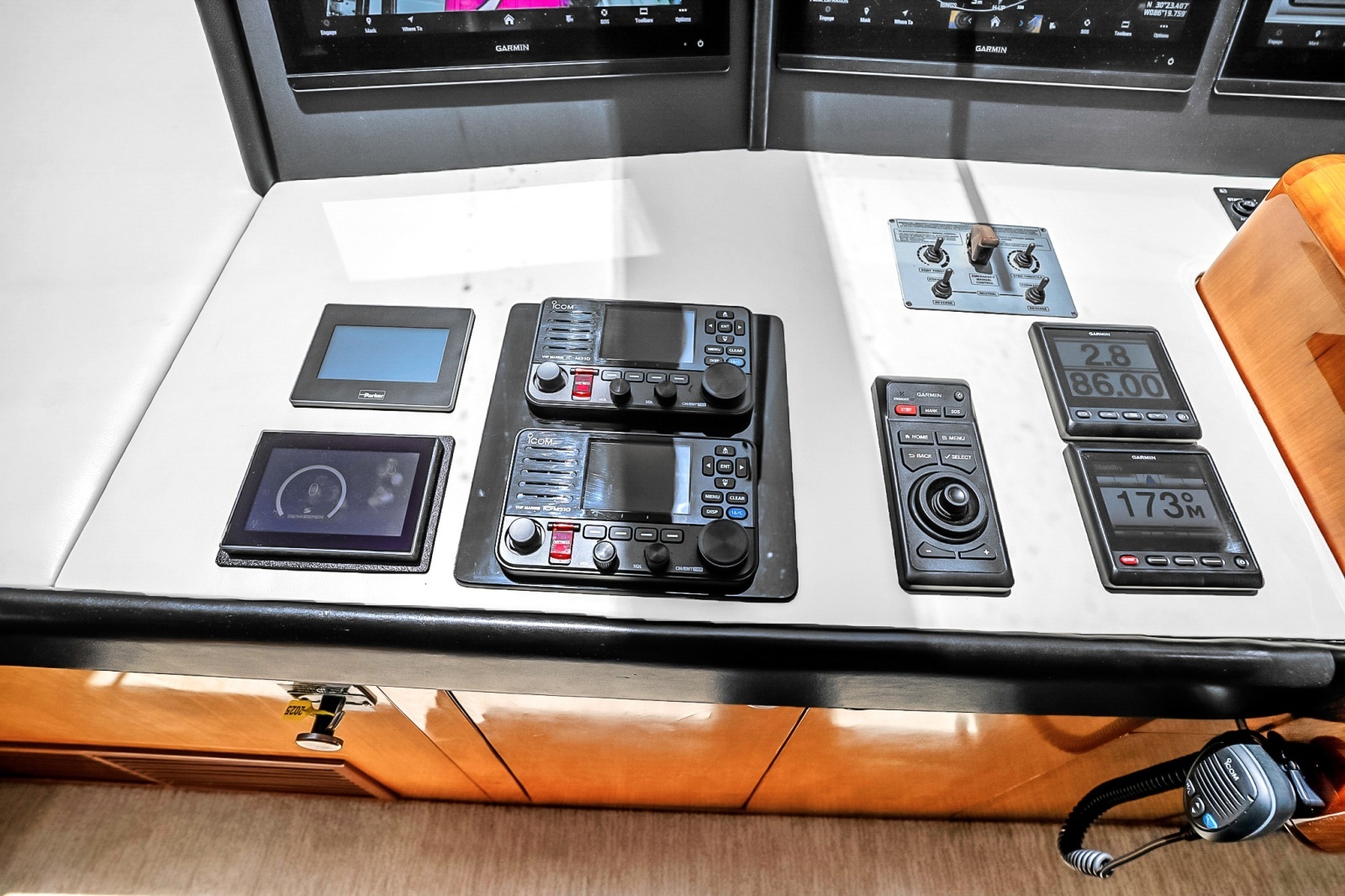 2008 Hatteras Convertible