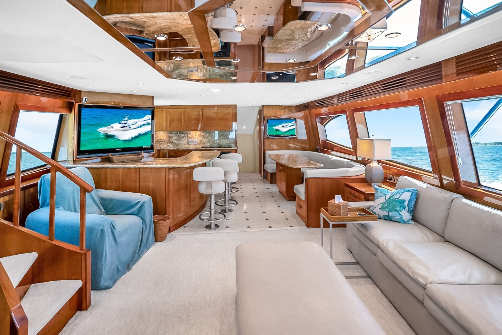 2008 Hatteras Convertible