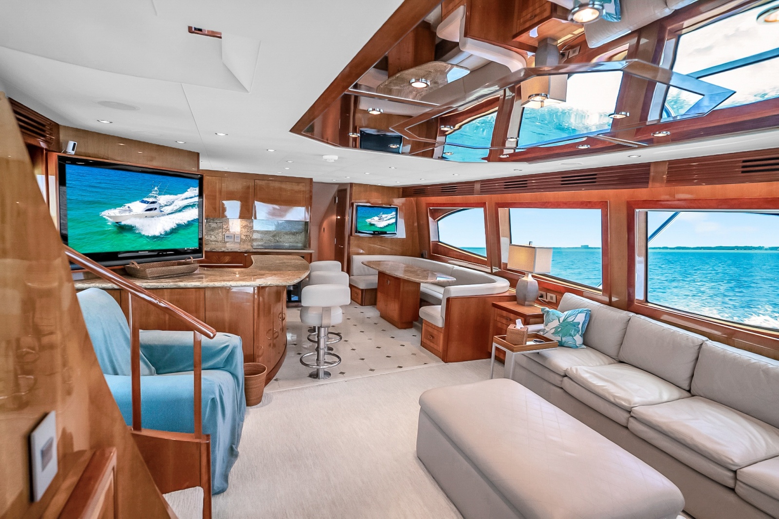 2008 Hatteras Convertible