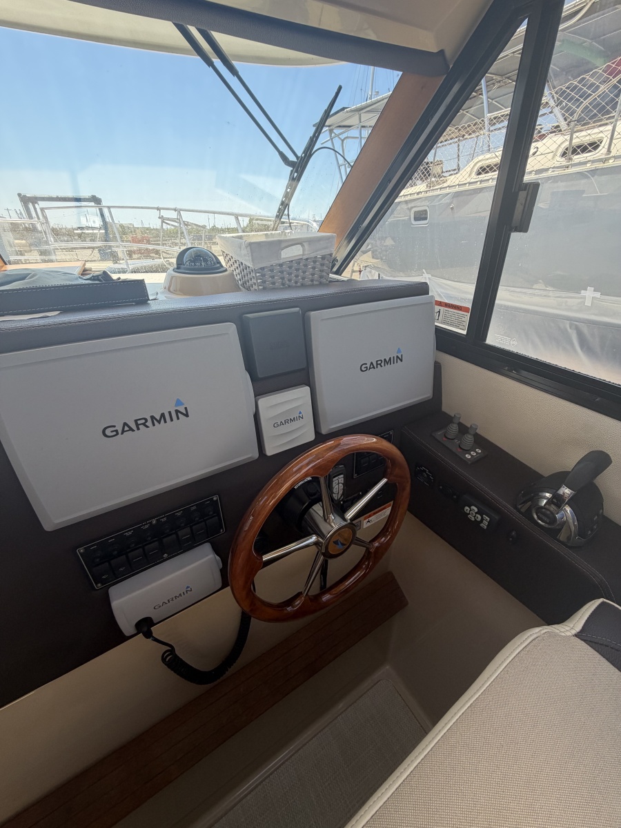 2015 Cutwater C-30 Sedan