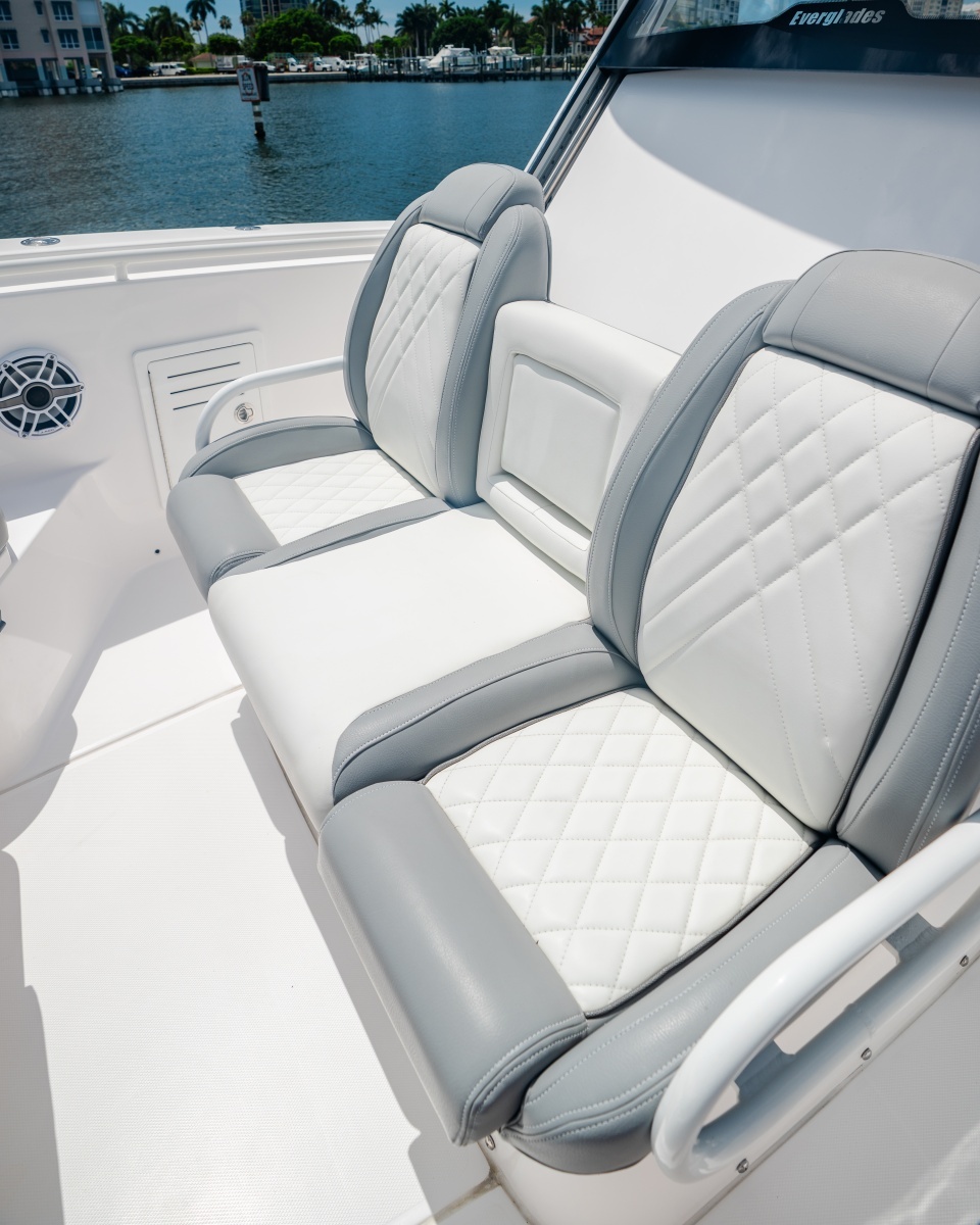 35ft Everglades Yacht For Sale