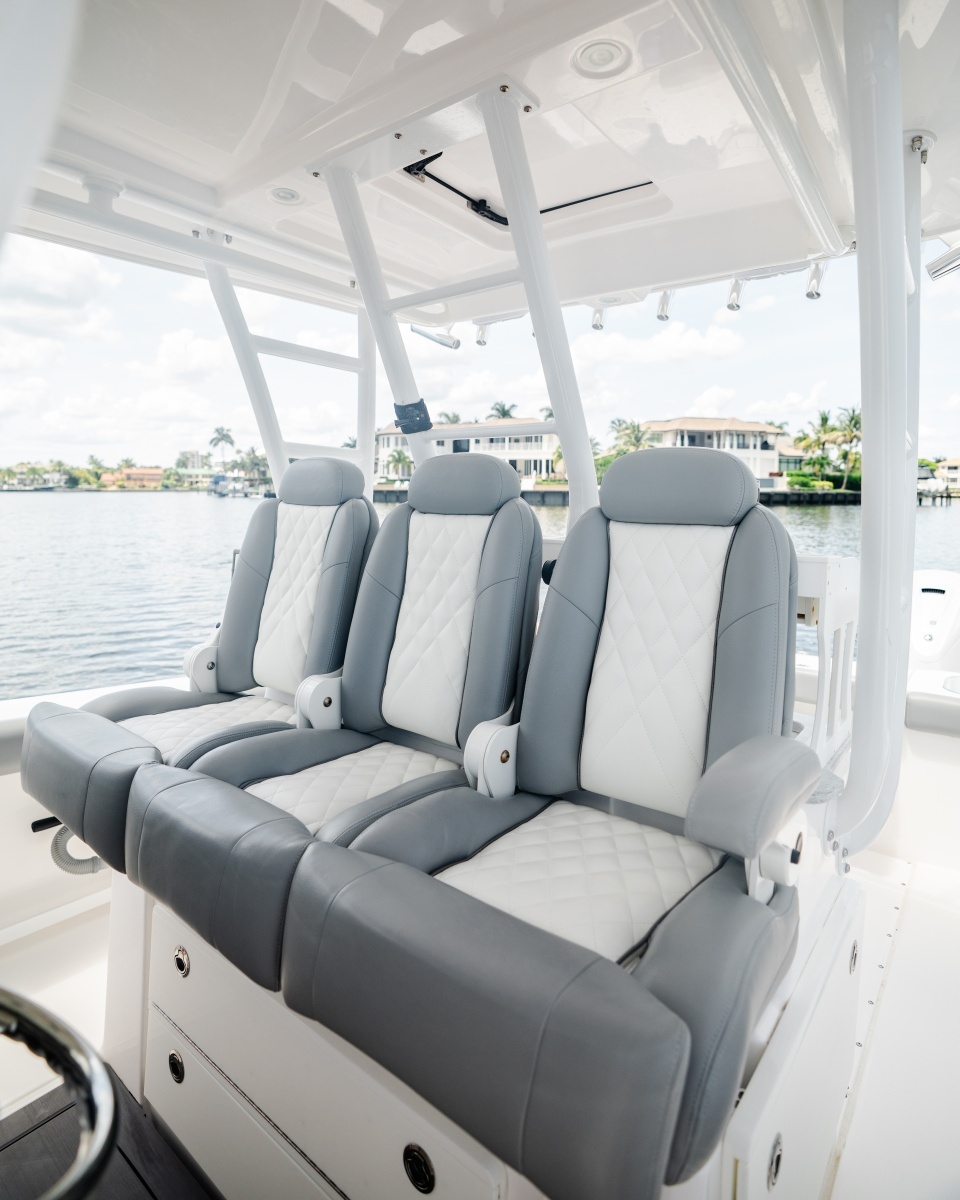 35ft Everglades Yacht For Sale
