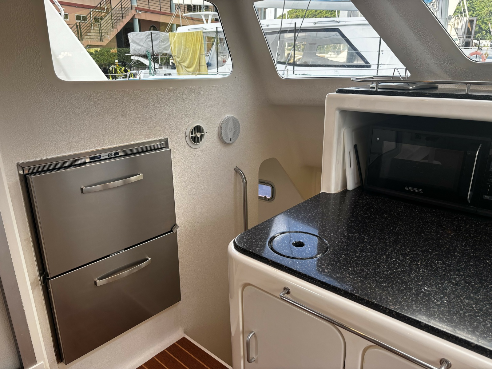 2011 Voyage Yachts 520